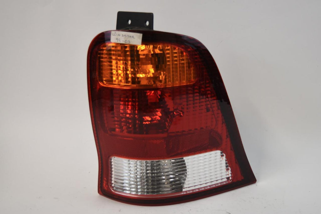 1999-2003 FORD WINDSTAR PASSENGER SIDE RIGHT REAR TAIL LIGHT YF22-13B504-A - BIGGSMOTORING.COM