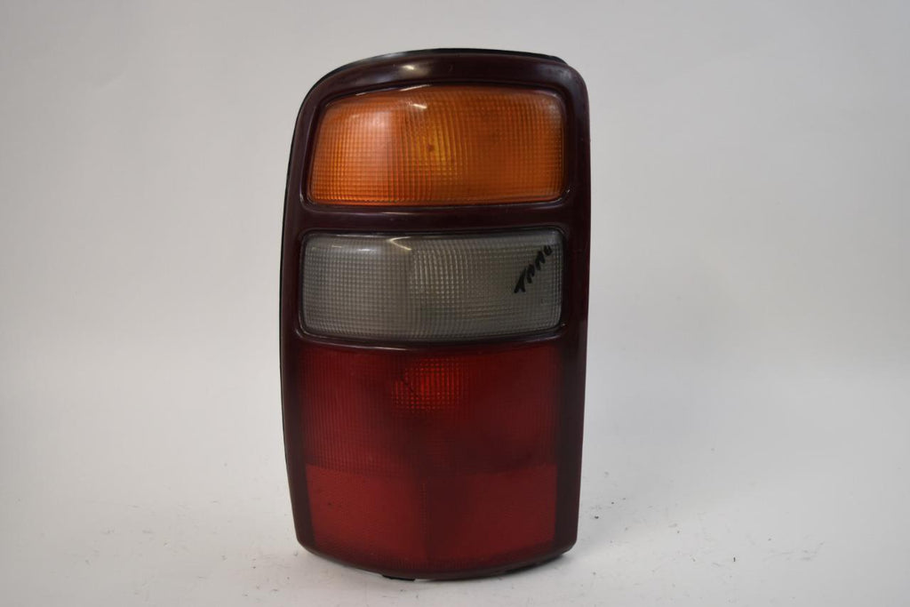 2000-2006 CHEVY TAHOE DRIVER LEFT SIDE REAR TAIL LIGHT 16525375 - BIGGSMOTORING.COM