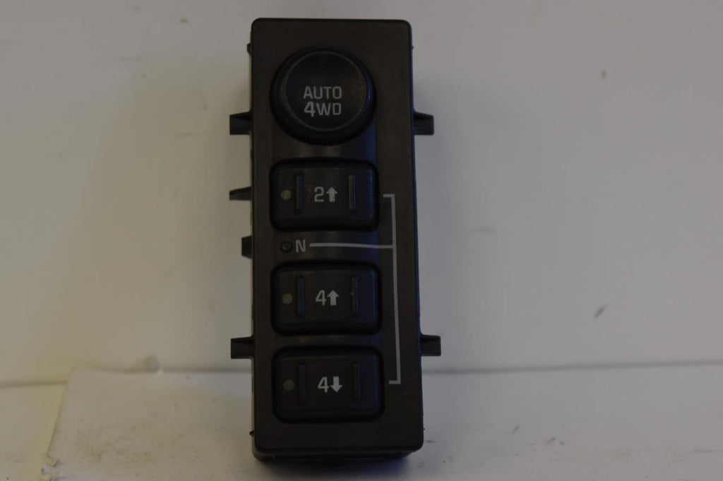 2003-2006 Chevrolet Silverado Tahoe Yukon 4X4 Four Wheel Drive Switch 15164520 - BIGGSMOTORING.COM