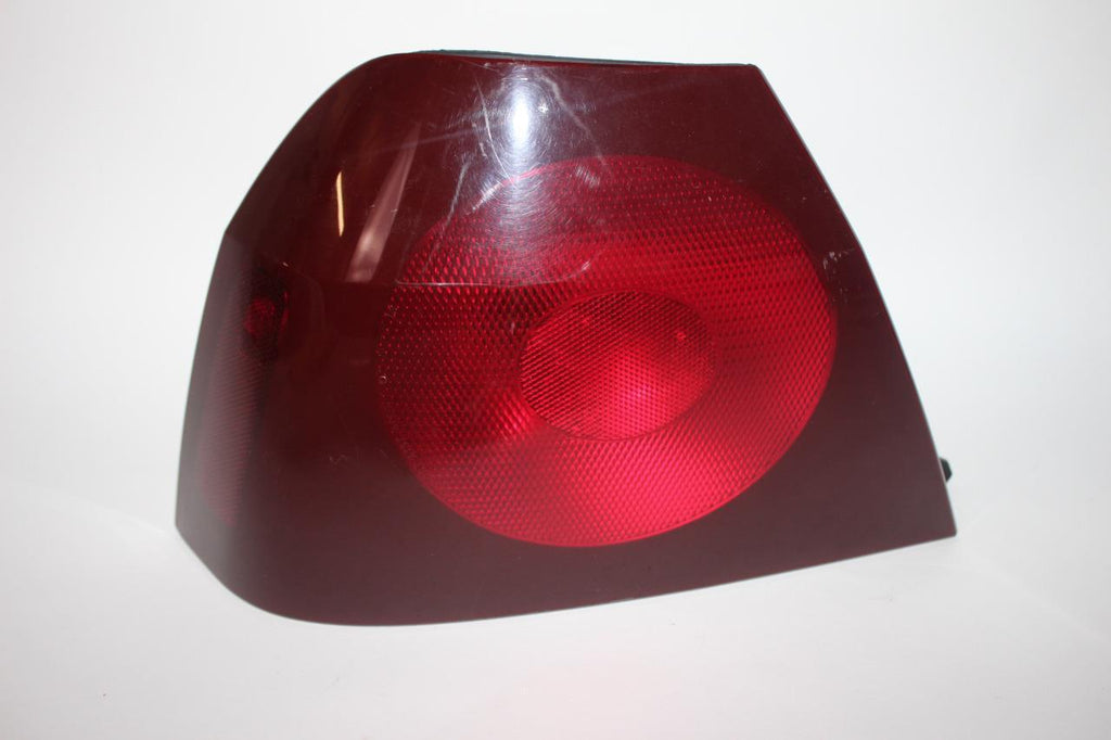 2000-2005 CHEVY IMPALA DRIVER LEFT SIDE REAR TAIL LIGHT 28892 - BIGGSMOTORING.COM